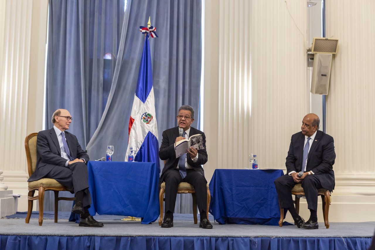 President Leonel Fernández Launches Ideas En Conflicto Diálogo Special Guests Included Secretary General Of The Oas Luis Almagro José Tomás Pérez Ambador Dominican Republic To United States America